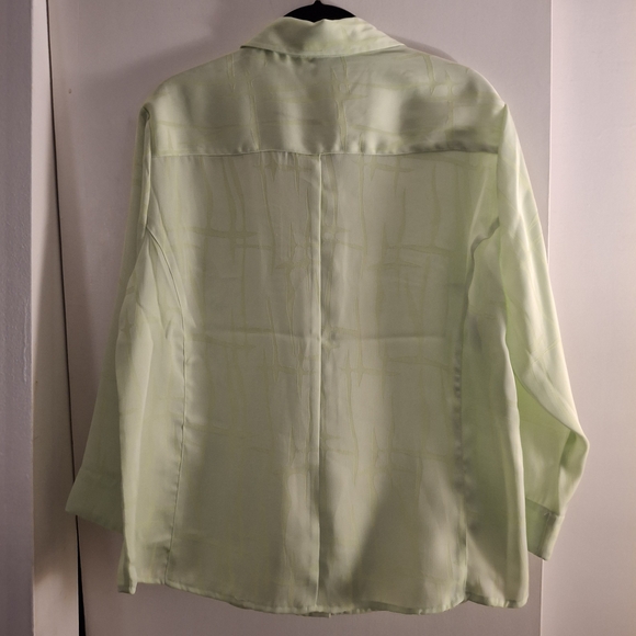 Dana Gibson Women's Light Green Patterened 3/4 Sleeve Shirt - Picture 2 of 9